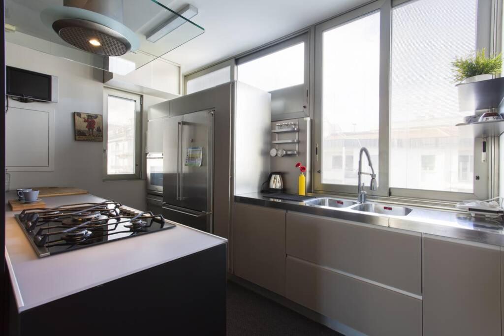 Luxury Sciuti Apartment パレルモ エクステリア 写真