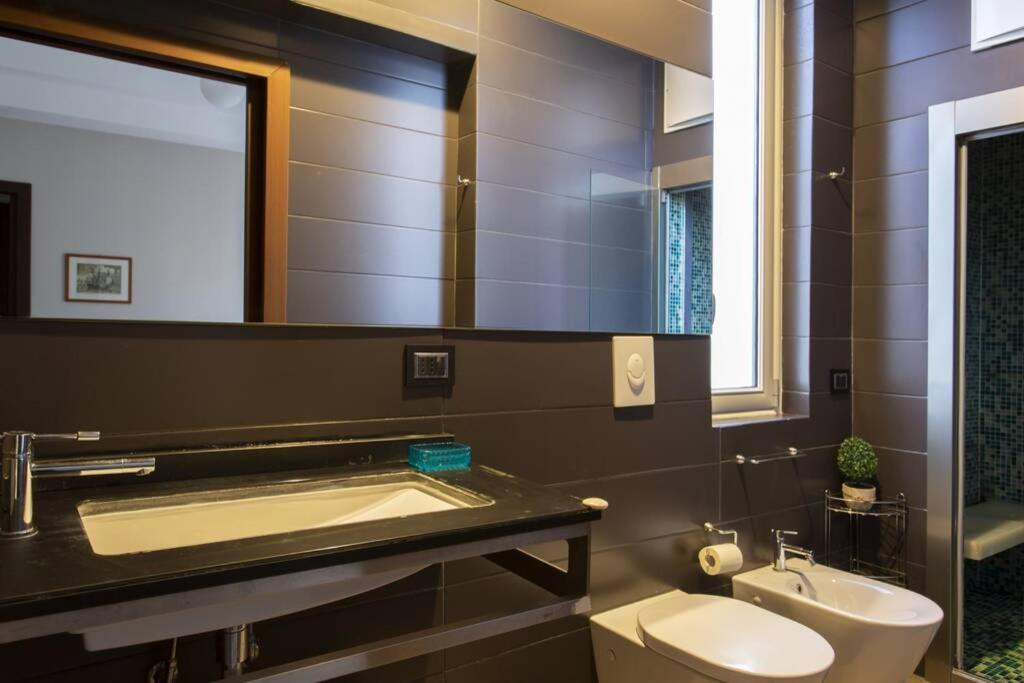Luxury Sciuti Apartment パレルモ エクステリア 写真